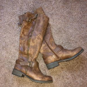 Women’s Small Heeled Boots - Size 7